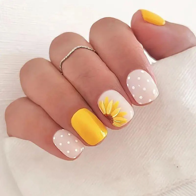 Blumen Thema Acryl Nagelkunst Karnz