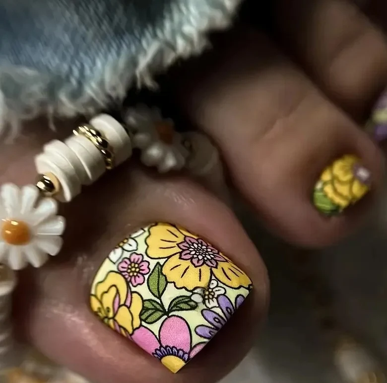 Florales Nageldesign Verbesserungen Karnz