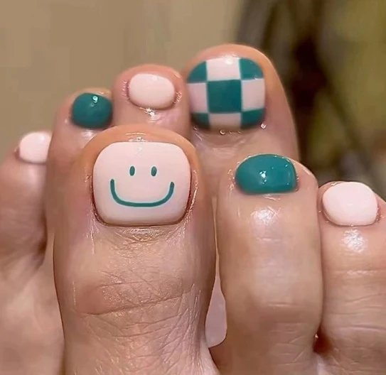 Florales Nageldesign Verbesserungen Karnz