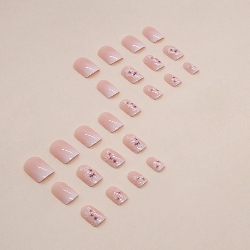 Florales Nageldesign Karnz 1789915033