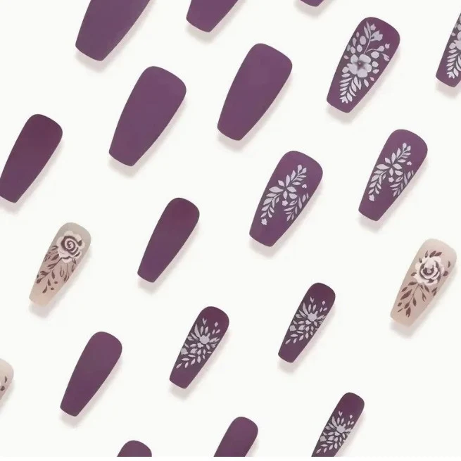 Florale Matte Acryl Nagelkunst Karnz