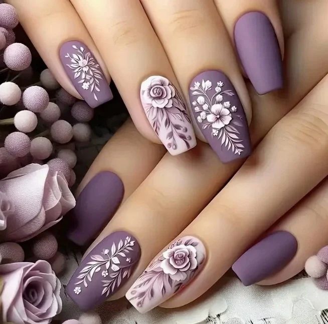 Florale Matte Acryl Nagelkunst Karnz