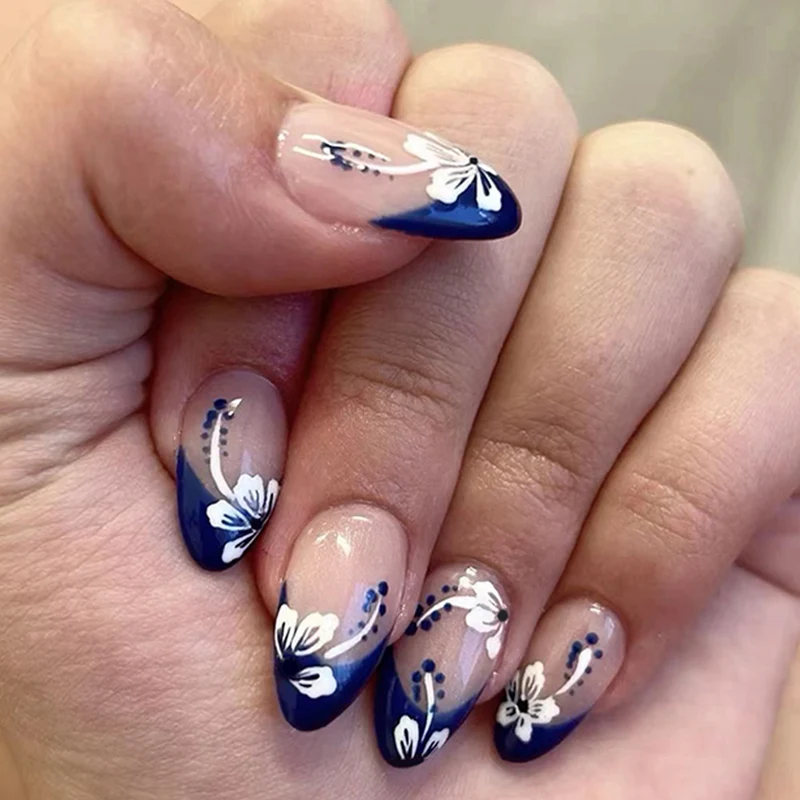Blumige Eleganz Acryl Nagelkunst Karnz