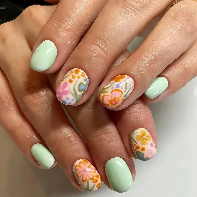 Florale Kunst Nageldesign Karnz