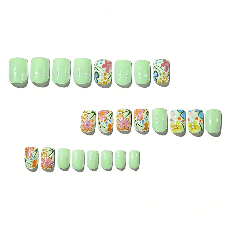 Florale Kunst Nageldesign Karnz