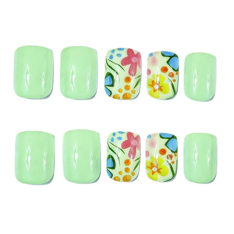 Florale Kunst Nageldesign Karnz