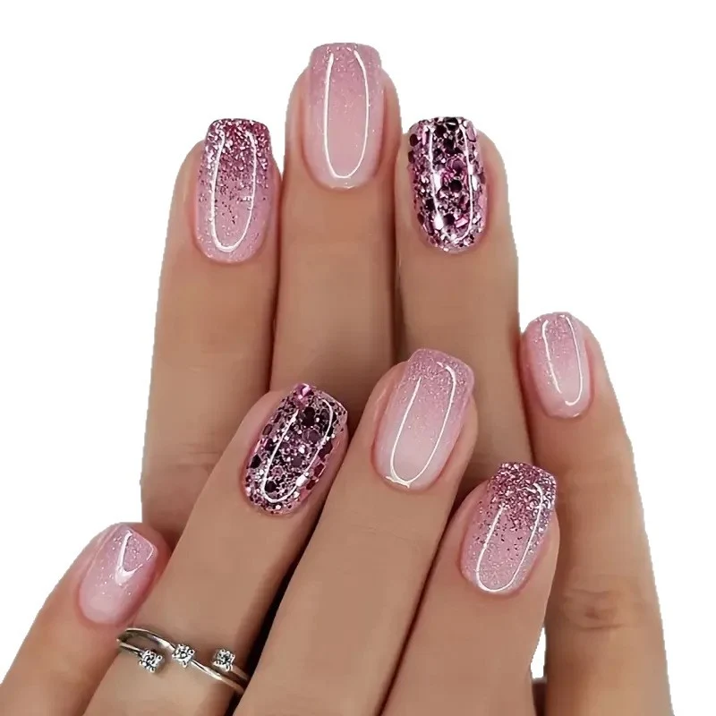 Elegante Ombre-Nagelverlängerungen Karnz