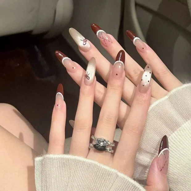 Elegante langlebige Nagelkunstverlängerungen Karnz