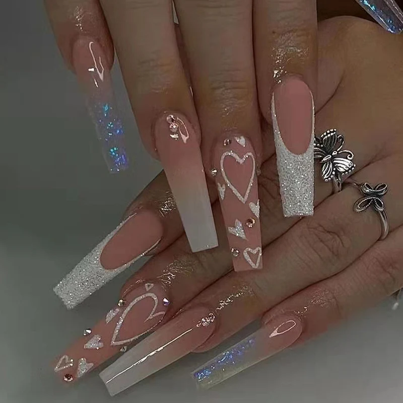 Elegante Herz-verzierte Nagelverlängerungen Karnz