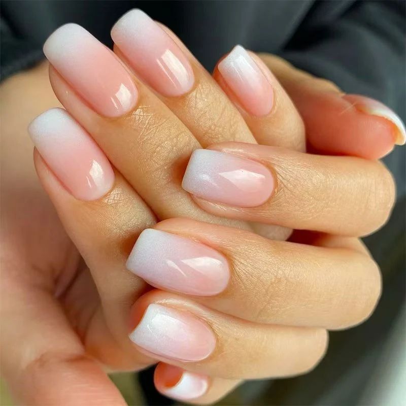 Elegante Gel-Nagelkunstverlängerungen Karnz