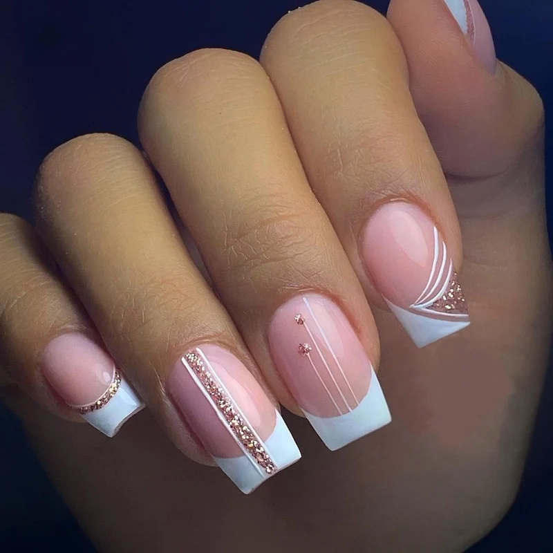 Elegantes French Tip Nagelkunst Set Karnz 1789915033