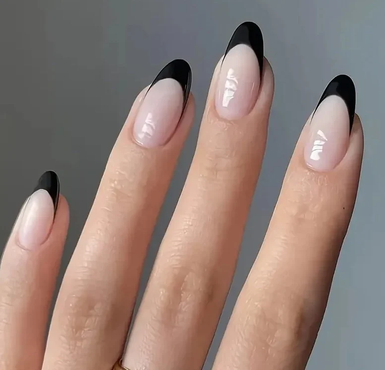 Elegante Französische Spitzen-Nagelkunstverlängerungen Karnz