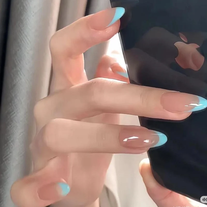 Elegante Französische Spitzen-Nagelkunstverlängerungen Karnz