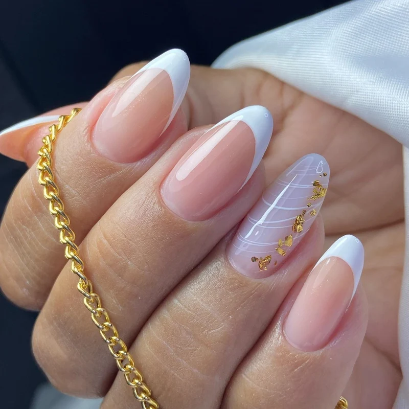 Elegantes französisches Spitzen-Nagelkunstdesign Karnz