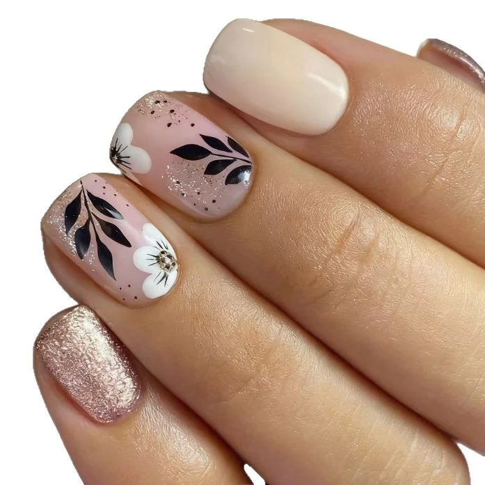Elegante Blumen Grafik Nagel Set Karnz
