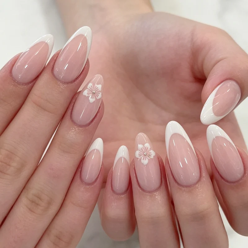 Elegante florale französische Spitzen-Acryl-Nagelverzierungen Karnz