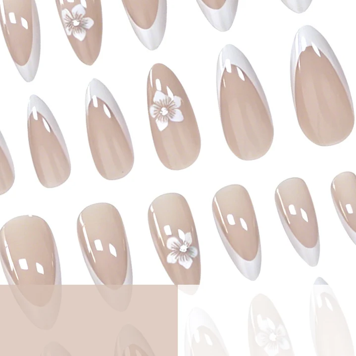Elegante florale französische Spitzen-Acryl-Nagelverzierungen Karnz