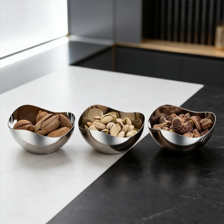 Modernes Snackschüssel-Set aus Edelstahl mit Servierplatte