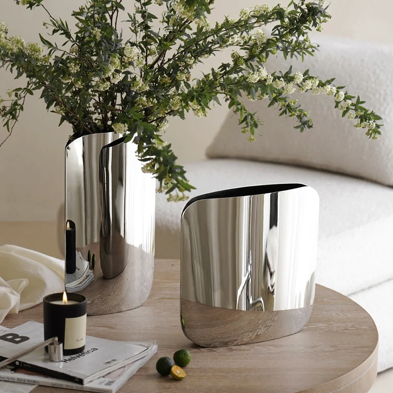 Modern minimalist Wandvase