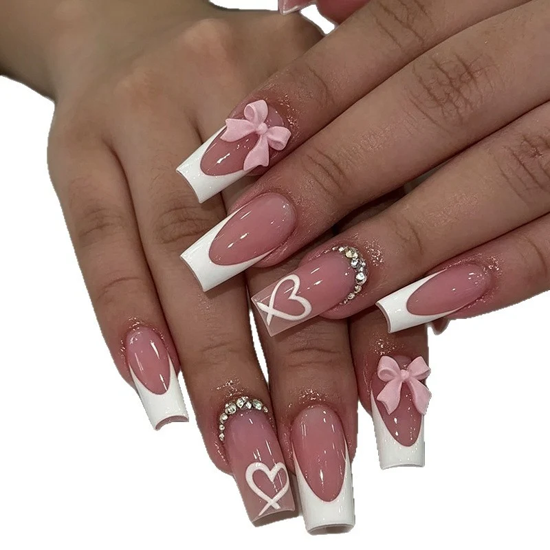 Dekoratives Herzdesign Acryl-Nagelverlängerungen Karnz