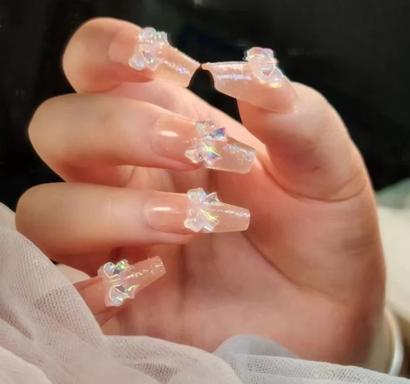 Dekorative Glitzer French Tip Nagelverzierungen Karnz