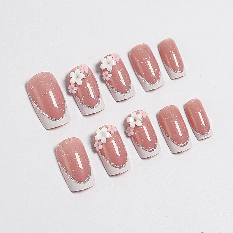 Dekorative florale Nagelkunstverlängerungen Karnz