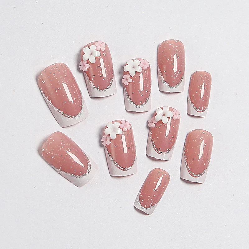 Dekorative florale Nagelkunstverlängerungen Karnz