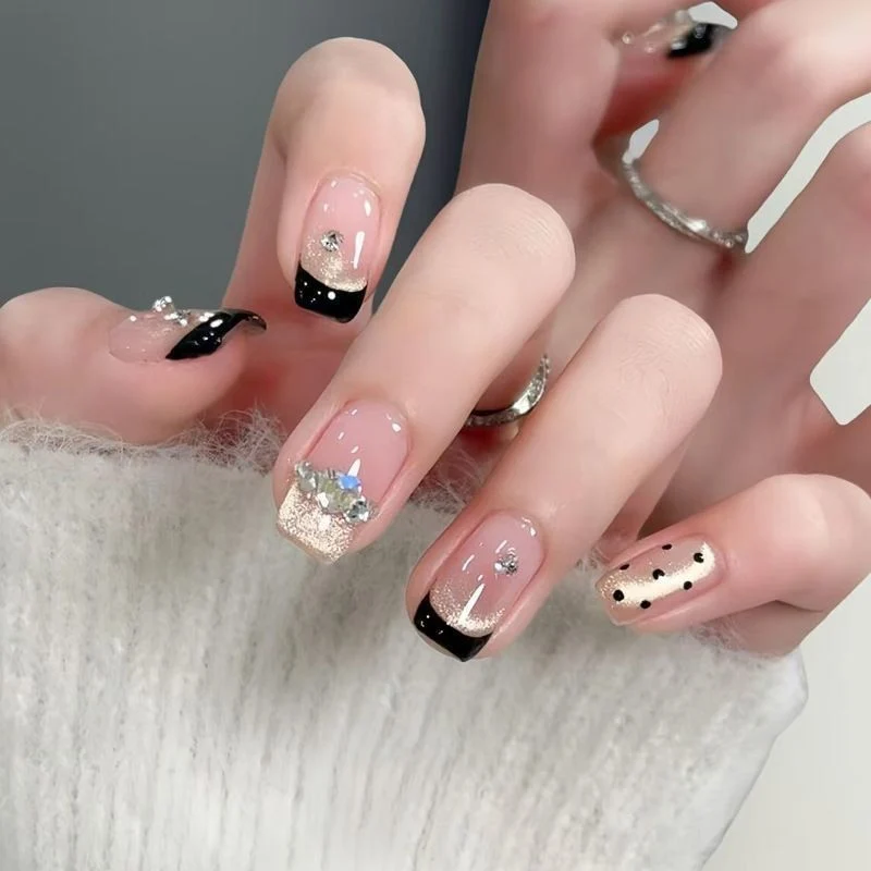 Dekorativer 3D Nagelkunst-Kit Karnz