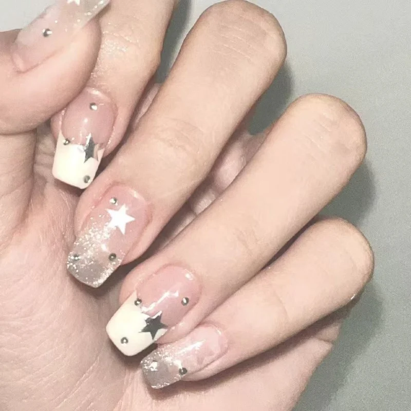 Dekorativer 3D Nagelkunst-Kit Karnz