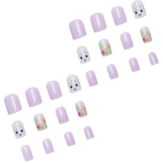 Kreative thematische Nagelkunst-Verstärkungen Karnz