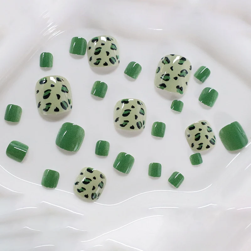 Kreative Tiermuster Nagelkunst Karnz