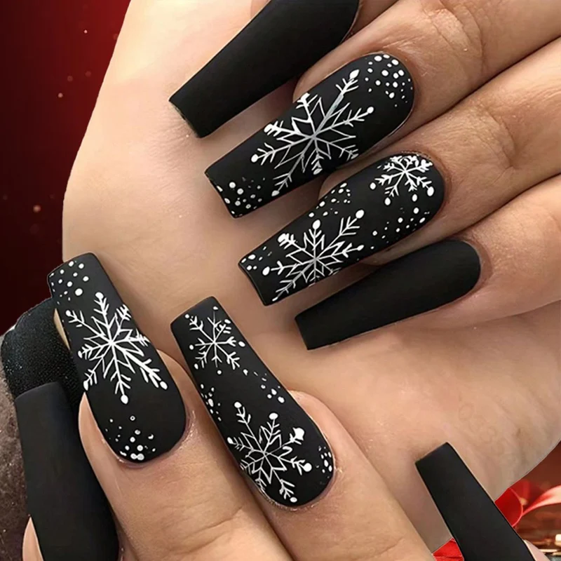 Künstlerisches Winter-Themen Nagelkunst Design Karnz