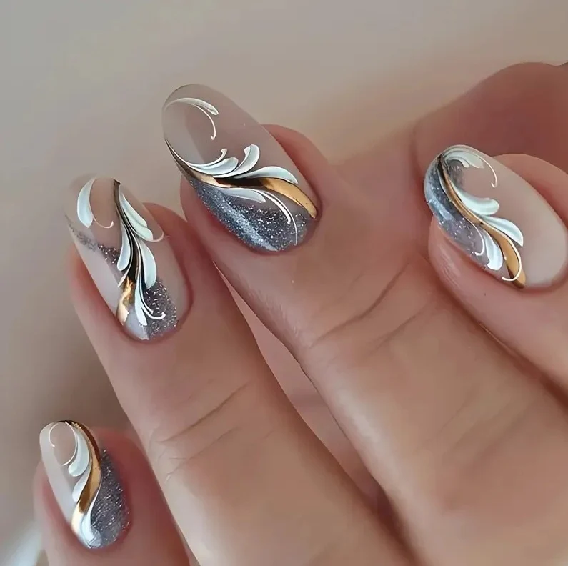 Künstlerische langanhaltende Nagelverlängerungen Karnz