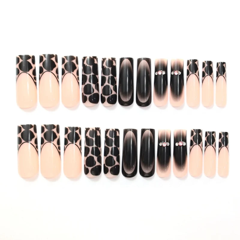 Künstlerische Leopard-Print-Nagelverlängerungen Karnz