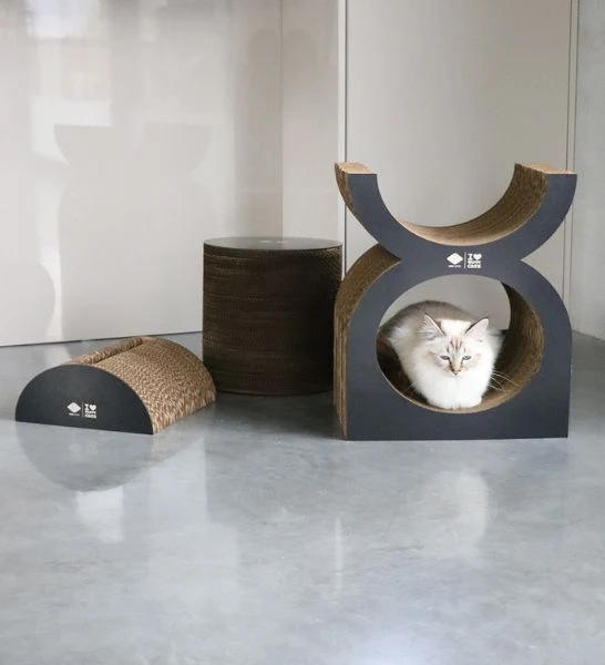 D&D Home I Love Happy Cats Faye Cardboard Scratcher Playground Set