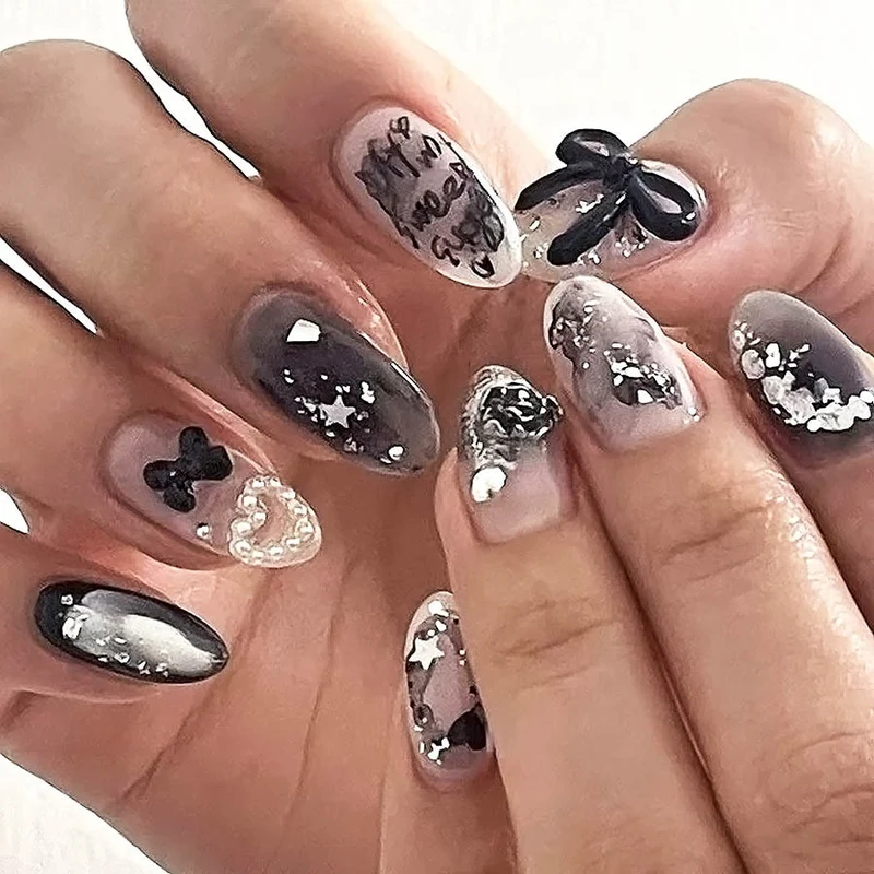 Künstlerisches 3D Nagelkunstdesign Karnz