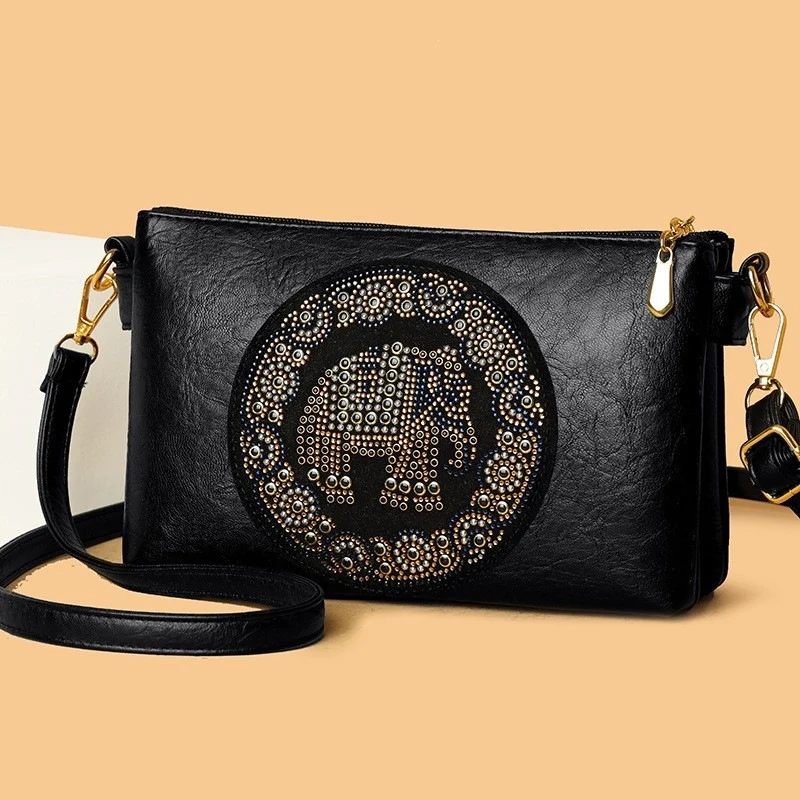 Verzierte Schultertasche