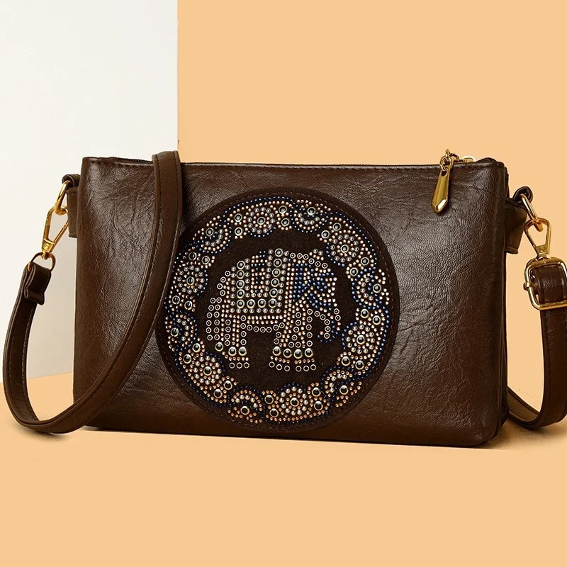 Verzierte Schultertasche
