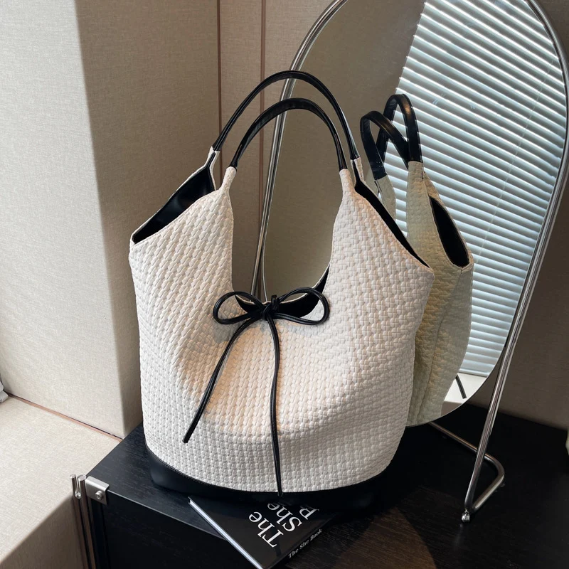 Stilvolle Gewebte Eimer Tasche