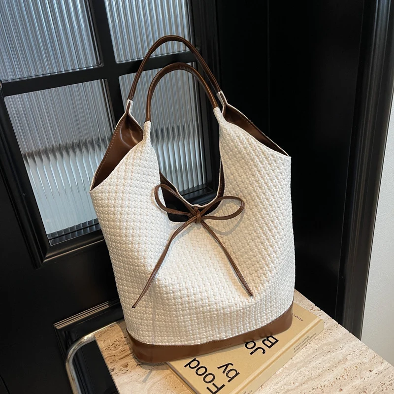 Stilvolle Gewebte Eimer Tasche