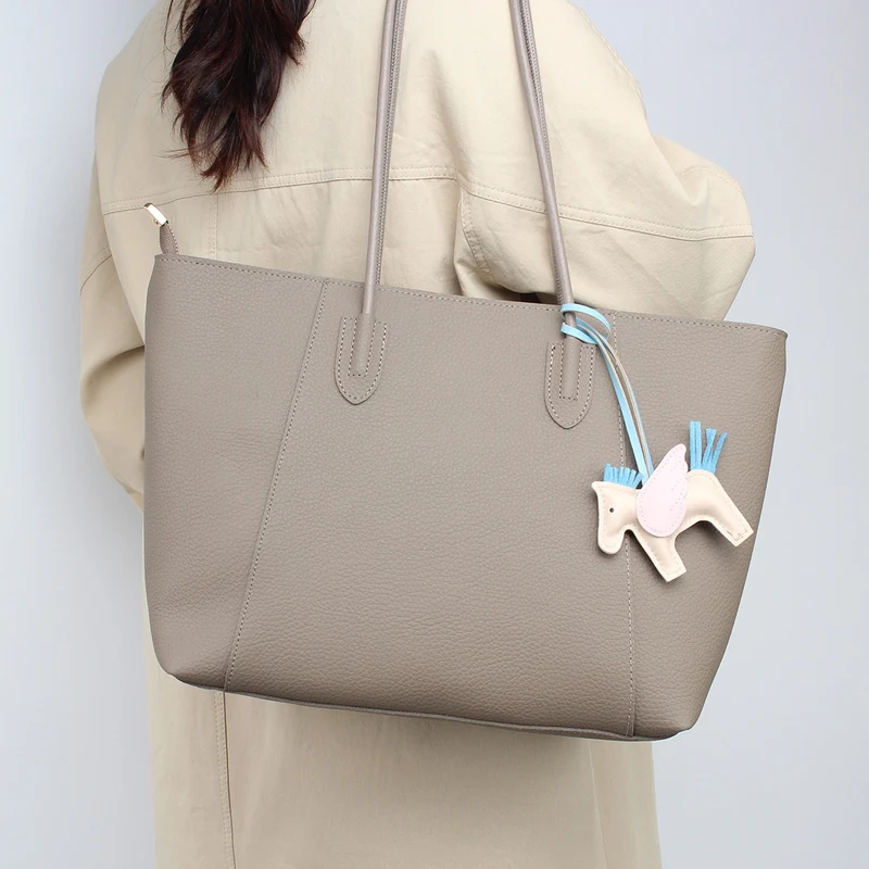 Stylische Schultertasche