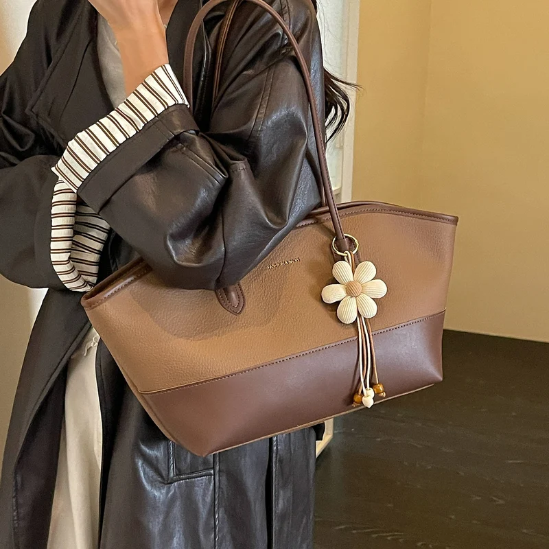 Strukturierte Leder-Tote-Tasche