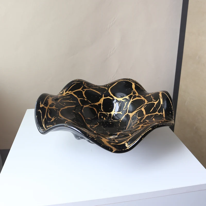 Skulptural Handgefertigte Dekorative Glas Mitte Schüssel Karnz