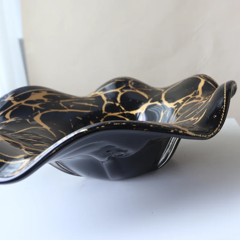 Skulptural Handgefertigte Dekorative Glas Mitte Schüssel Karnz