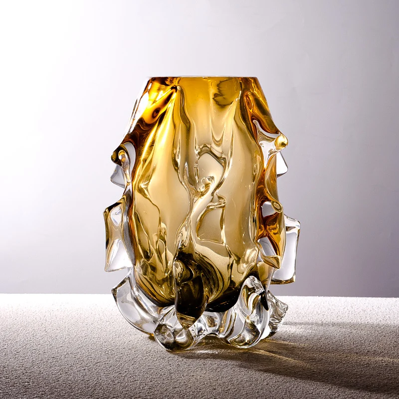 Handgefertigte skulpturale Vase mit geschmolzenem Rand aus dickem Glas Karnz