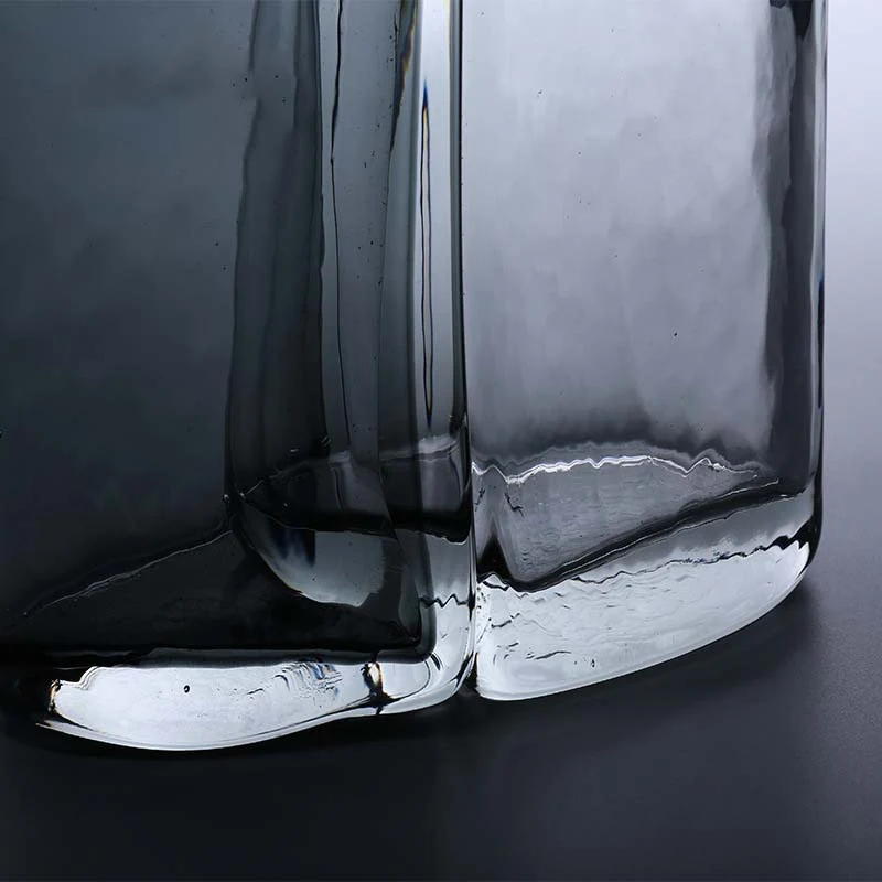Mouth-blown skulptural Double-Chamber zeitgenössische Glasvase Karnz
