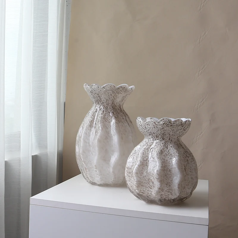 Mouth-blown gewellter Rand Texturiertes Glas Akzentvase Karnz