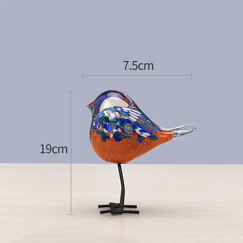 Handgefertigte dekorative Glasskulptur eines Vogels auf Metallbeinen Karnz