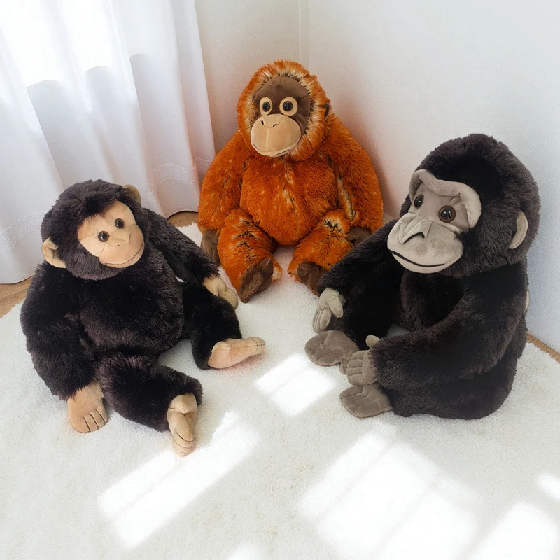 Plüsch sitzender Gorilla Spielzeug mit langem Kunstfell und weichem Füllmaterial Karnz