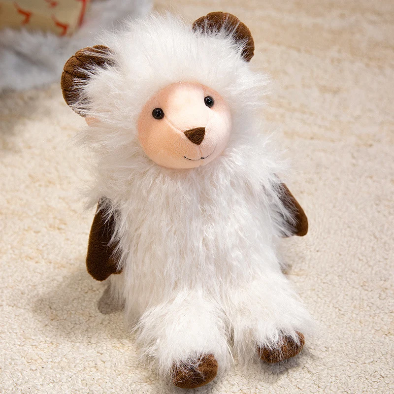 Plüschiger, flauschiger, ram-inspirierter Teddy mit langem Kunstfellmantel und besticktem Gesicht Karnz